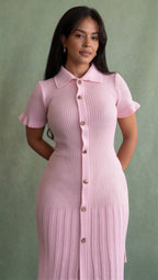 La Robe Sandra : Le Must-Have "Class & Chic" de la Saison